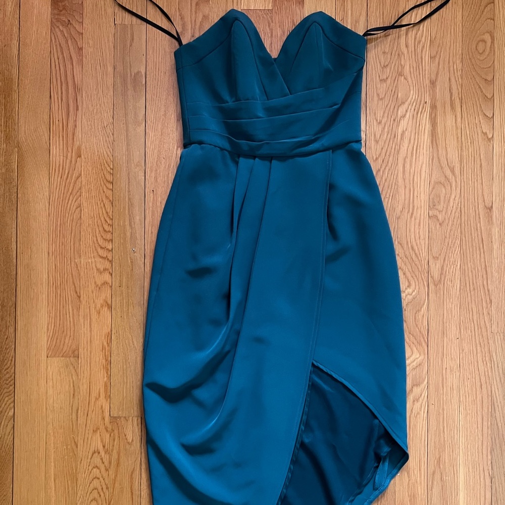 x REVOLVE Riviera Strapless Dress
Lovers and Friends
Color: Turquoise
Size: XS